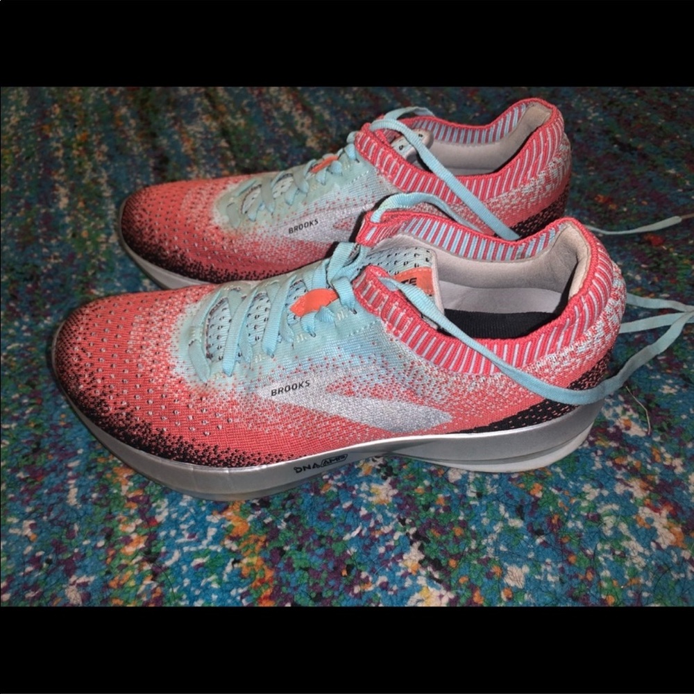 Brooks women shoes